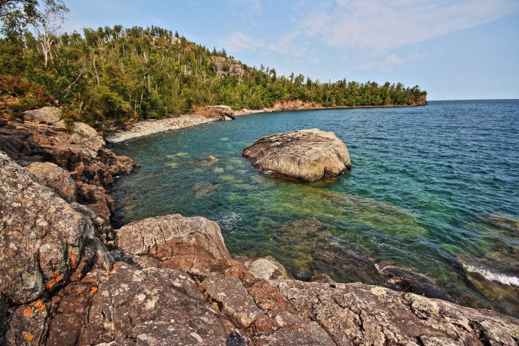 Seascape photograph of the North Shore of Lake Superior